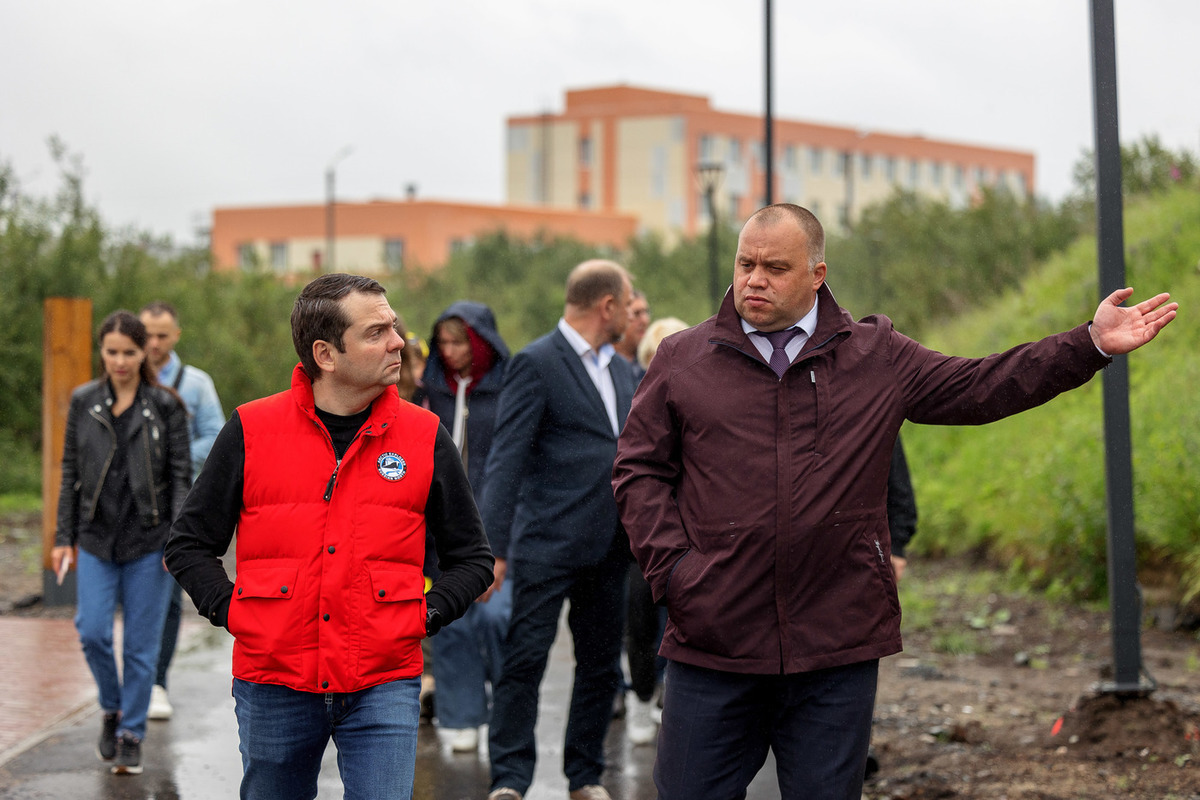 Глава Мурманской области приехал в Заполярный, чтобы оценить ход