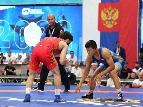 Борец из Хакасии завоевал медаль на всероссийских соревнованиях