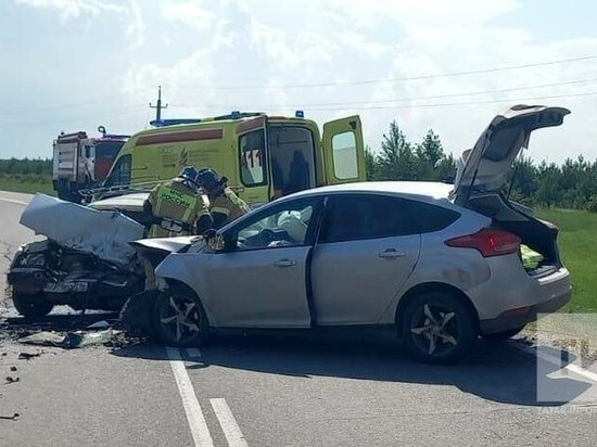 В столкновении двух легковушек в Татарстане погиб водитель одной из них