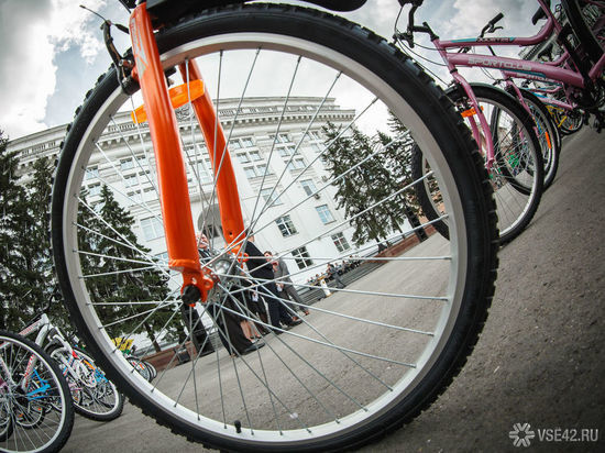 Кемеровчанин ради покупки алкоголя украл велосипед курьера