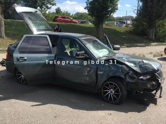 В Белгороде в результате ДТП пострадали водитель и пассажирка