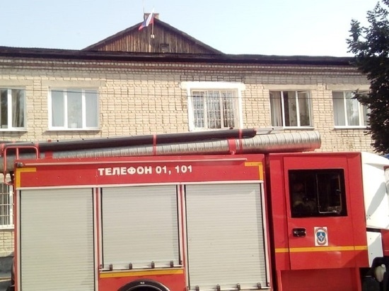 Из-за сообщения о минировании эвакуировали суд в Невьянске