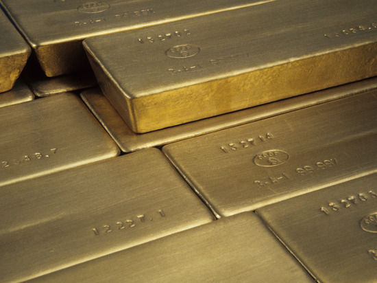 РБК: власти запретили российским золотодобытчикам продавать металл со скидками