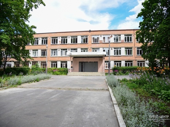 Школу № 4 в Сосновом Бору обновят к 27 августа