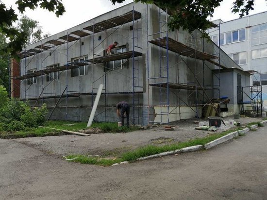 В Курске в спортшколе №2 освоили 3 млн рублей на ремонт крыши и бассейна