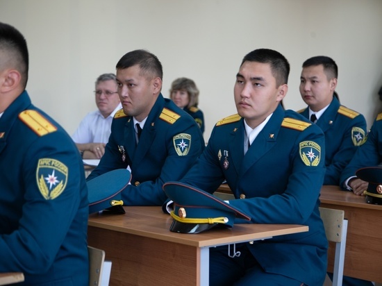 В Главном управлении МЧС по Туве встретили выпускников вузов