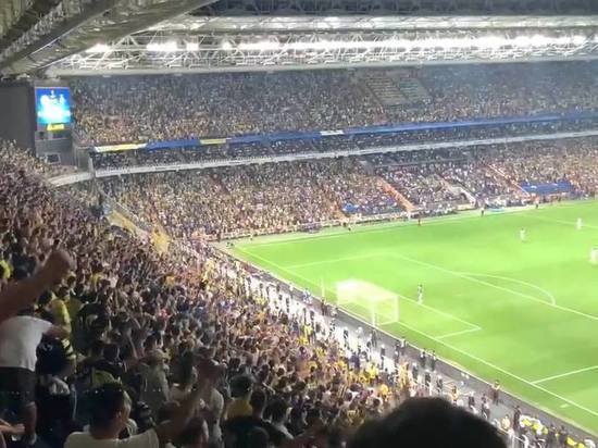Фанаты турецкого футбольного клуба скандируют «Владимир Путин»