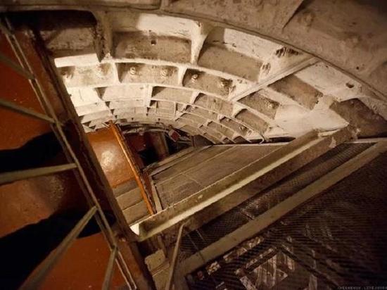 Два бомбоубежища в жилых домах отремонтируют за 740 тыс рублей в Новосибирске