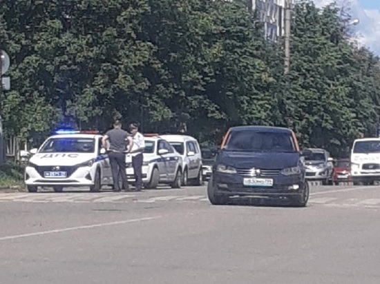 В Туле на улице Хворостухина автомобиль каршеринга сбил женщину