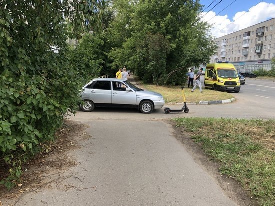 В Твери дети на электросамокате попали в ДТП