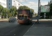 В Рязани на остановке «площадь Театральная» загорелась маршрутка №47