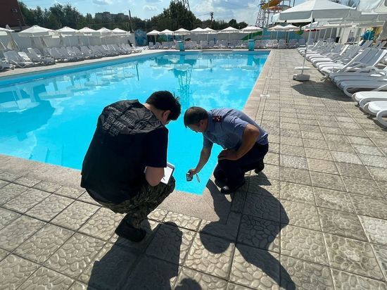 В Астрахани в бассейне аквапарка утонул 5-летний ребенок