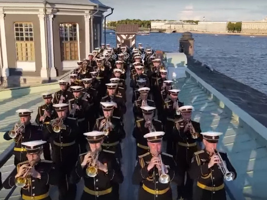 Военный оркестр исполнил ко дню ВМФ кавер-версии песен группы «Сектор газа»