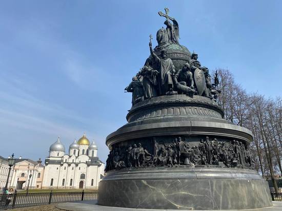 Почему на памятнике «Тысячелетие России» нет Ивана Грозного