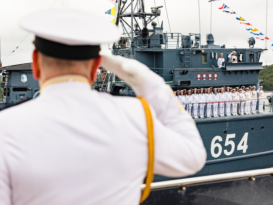 Мурманская область отметила 40 лет со дня образования Кольской флотилии праздником во Дворце культуры
