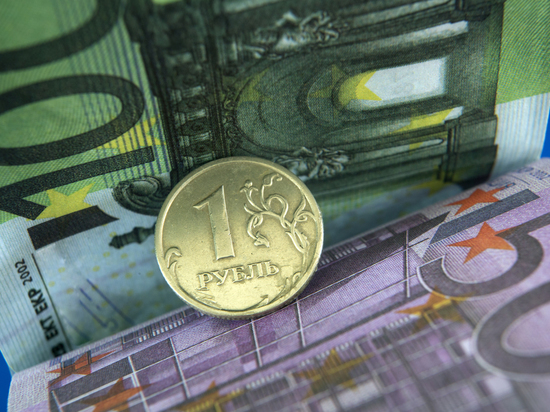 Аналитики предрекли сложные времена для доллара и евро