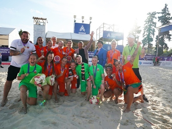 Петербургский клуб «Кристалл» выиграл женский чемпионат России по пляжному футболу