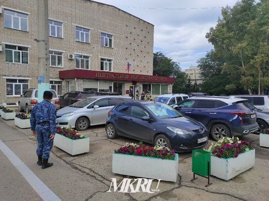 Оцеплено здание Центрального районного суда Читы