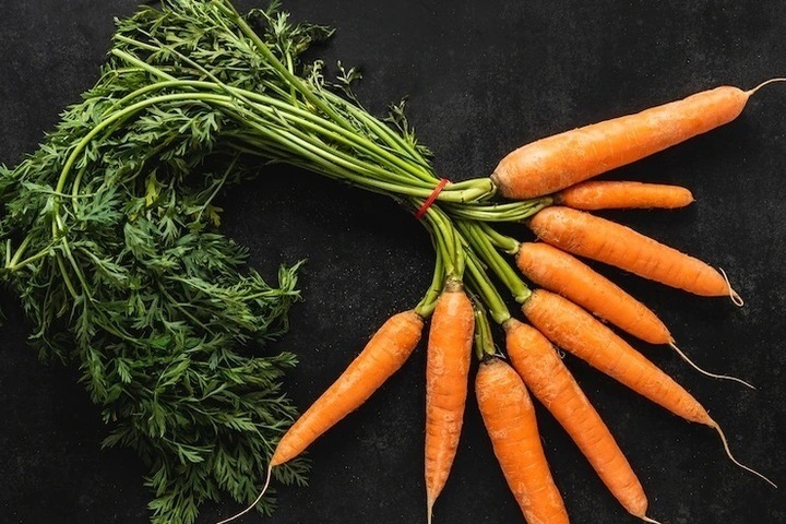 Чем подкормить морковь для роста в августе?
