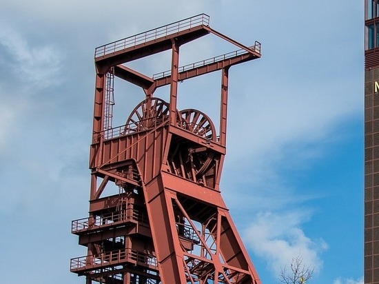 Донецкие горняки, заблокированные под землей из-за обстрелов, спасены