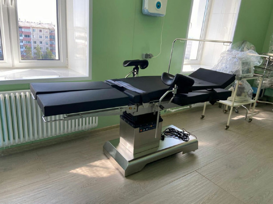 Удобно пациентам и врачам: современный хирургический стол получила больница Надыма