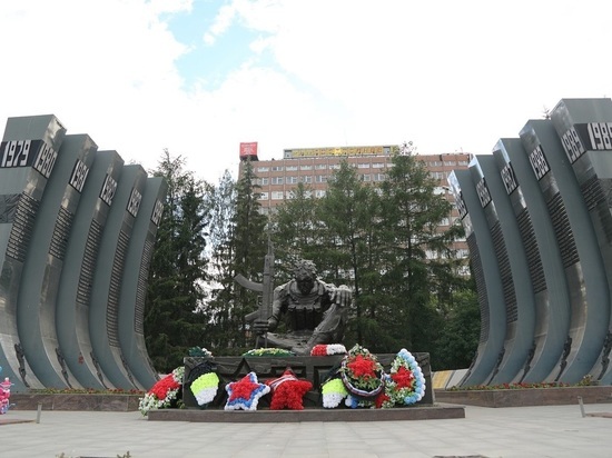 Показательные прыжки и молебен пройдут в День ВДВ в Екатеринбурге