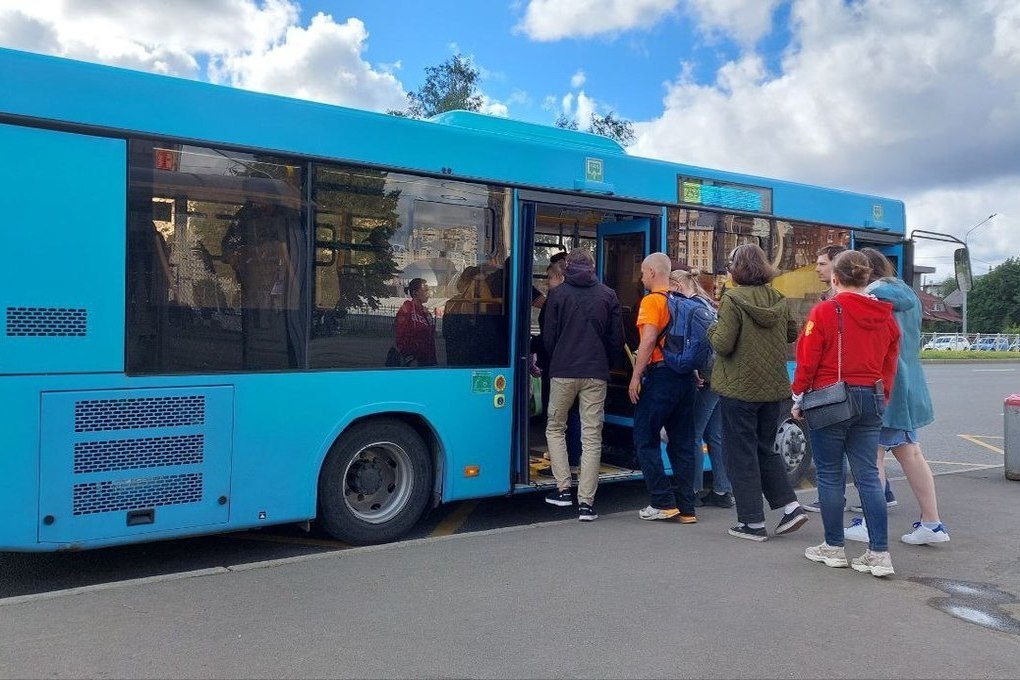 По просьбам петербуржцев трассу автобуса № 197 продлили до Славянки