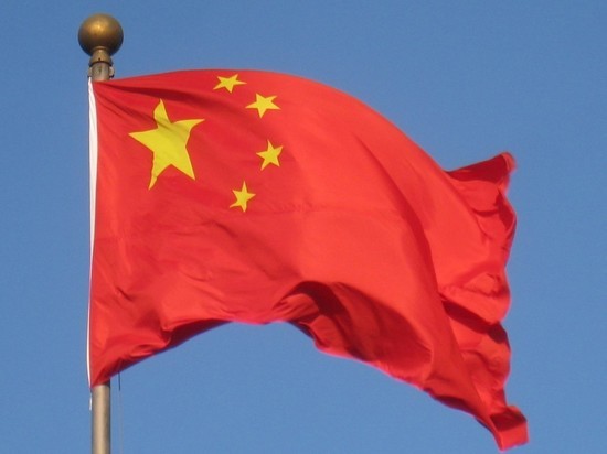 Запустим ракеты: Китайский офицер предложил "преподать урок" США из-за Тайваня