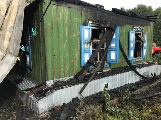 В страшном пожаре на Алтае погибли три человека, в том числе две маленьких девочки