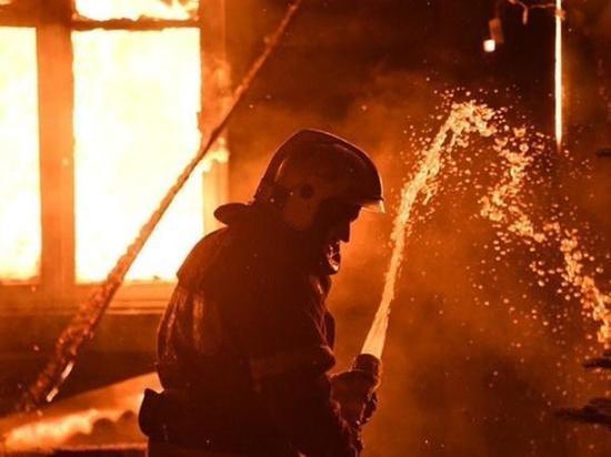 В Аксае при пожаре в собственном доме погибла 49-летняя женщина