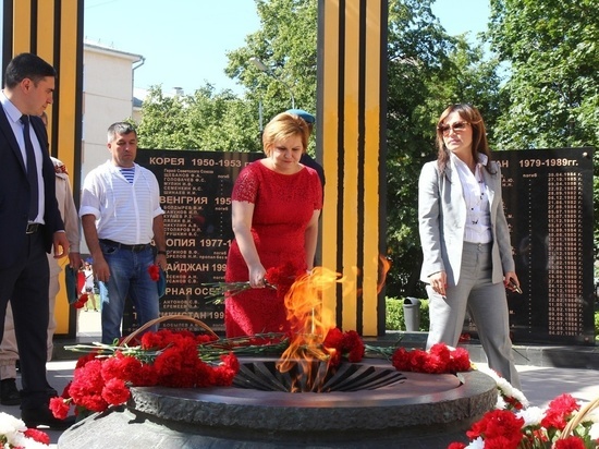 Мэр Елена Сорокина поздравила рязанцев с Днём ВДВ