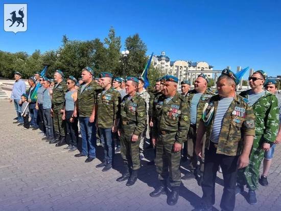 50 человек отпраздновали День ВДВ в столице ЯНАО