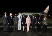 Самолет председателя палаты представителей конгресса США Нэнси Пелоси приземлился на Тайване