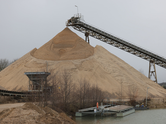 Китай с 3 августа приостановил поставки песка на Тайвань
