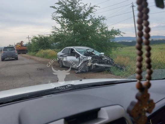 КамАЗ и Toyota столкнулись на Олимпийской в Чите, один человек пострадал