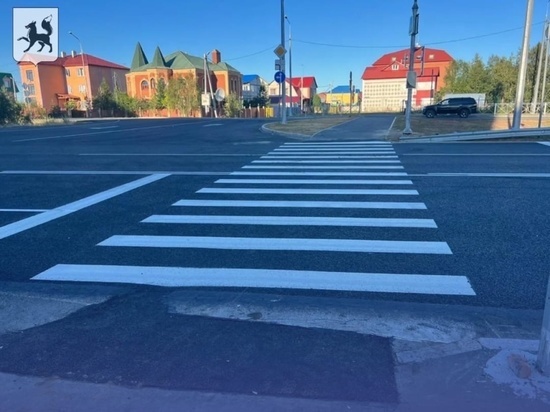 В Салехарде на Броднева появился светофор для пешеходов по просьбам северян