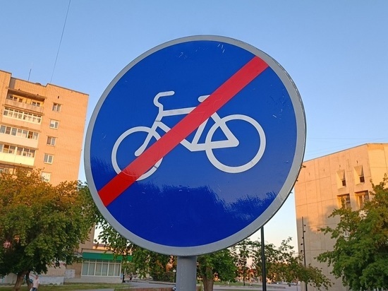 Велосипедист шлепает по попам девушек в Екатеринбурге