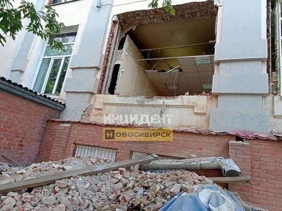 В Новосибирске СК начал проверку после демонтажа окна на Добролюбова