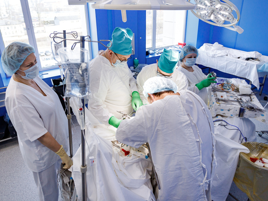 382 операции провели в Великолукской больнице в июле