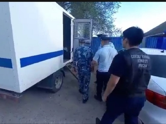 Сотрудника исправительного учреждения подозревают во взятке