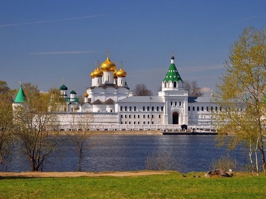 По версии Яндекса главной достопримечательностью Костромы является Ипатьевский монастырь