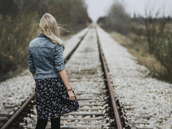 Жительницу Петрозаводска сбил товарный поезд, женщину доставили в БСМП