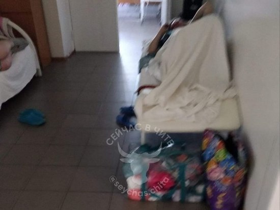 Беременную положили в коридоре перинатального в Чите из-за нехватки мест