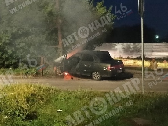 В столкновении легковушки со столбом на Ильча в Курске нашелся пьяный след