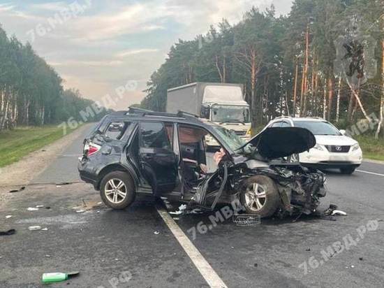 Под Ярославлем произошло крупное ДТП с несколькими автомобилями