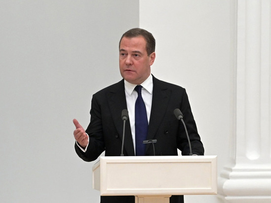 Медведев прокомментировал заявление Столтенберга об украинском конфликте