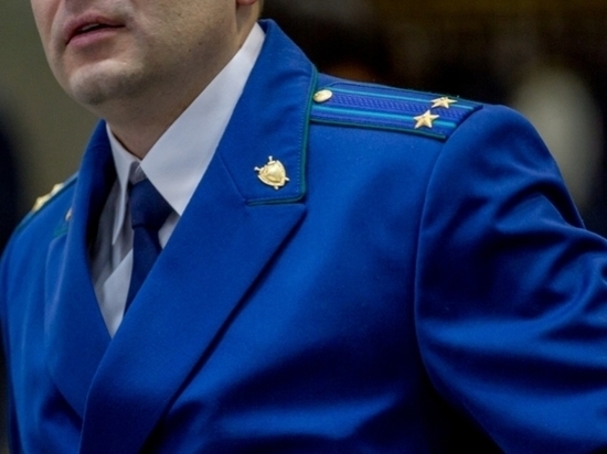 Прокуратура организовала проверку по факту подтопления дороги и жилых домов в Томаринском районе