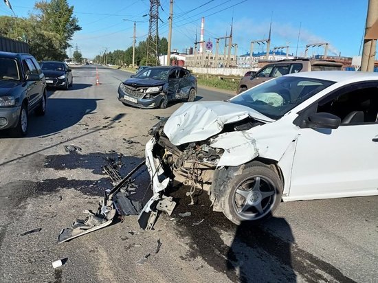 В Омске водитель не уступил дорогу и погиб