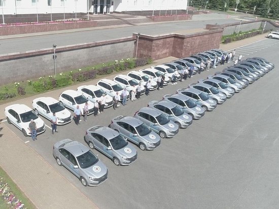 Башкирские больницы и поликлиники получили 32 новых медицинских автомобиля