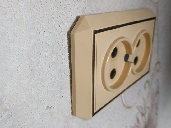 Жители Южного района Хабаровска просидели полдня без света и интернета